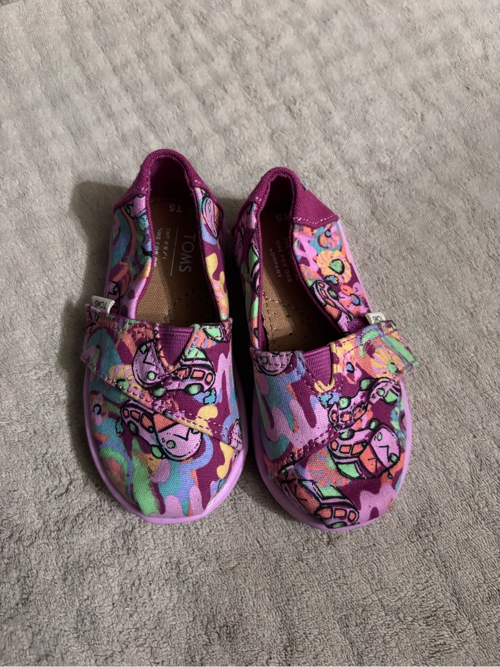 Tiny TOMS Fuschia Flowers Child Print/glow In The Dark Size- T5-EUC